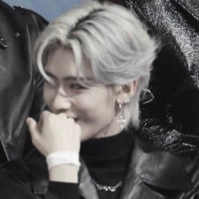 luvidoIIs's profile picture. ✩ #ZB1 ！| multi • ricky’s gf • pink channie enthusiast !! ✩ 💌