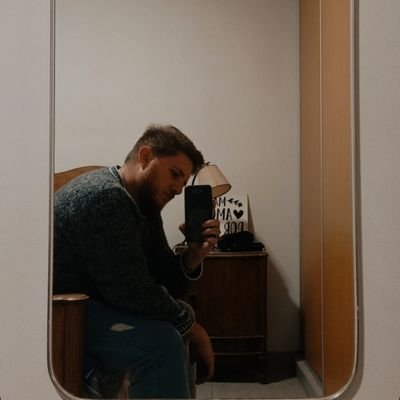 sonobruno22's profile picture. 📚Profesorado de Lengua y Literatura.
Me gustan los autitos de carreras. Navegante de rally. Licenciado en dormir. Militante de la soda y la Coca Cola.
25 Y.O.