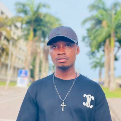 kinoscarbi's profile picture. A teacher