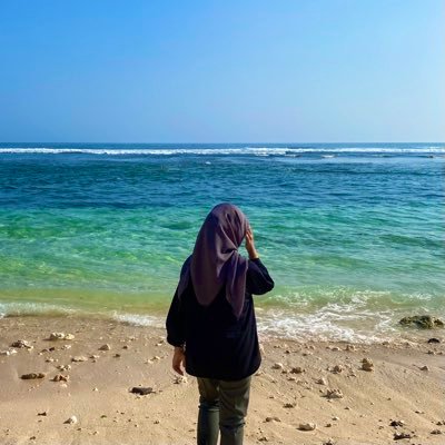 glowvibes17's profile picture. hallow🤍