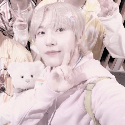 ˚◞♡ ⃗ nct svt enha riize .ᐟ | nursing student 💗 @NA_RCISSISM_ 🎐
