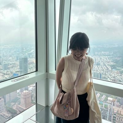 cyberintimacies's profile picture. fueled by poetry and porridge