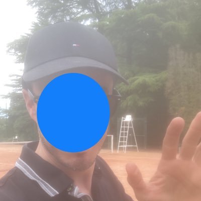Guitariste rock & méchant trader, adepte de géopolitique, de culture décalée et de voyages loin du brouhaha urbain