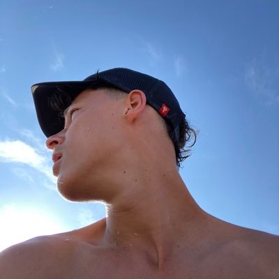 chaarlyycc's profile picture. 