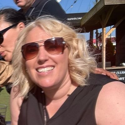 Lisacowan411457's profile picture. 