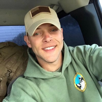 steven_how35978's profile picture. 🎨 Creative Mind | ☕ Coffee Lover |  #AdventureAwaits #LifeIsGood