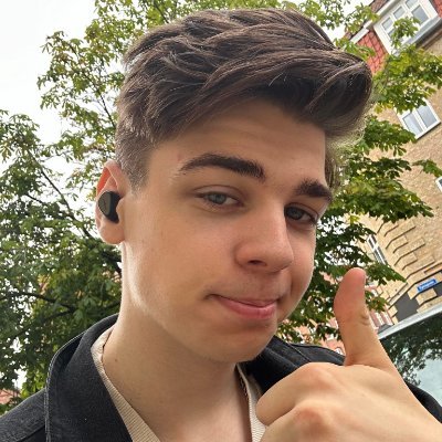 🇩🇰 24 Psychology Student Grandmaster Midlaner for @AbsolvedGG in UKEL Div 1 Be kind, you'll feel good i promise! For business: emilpoulsen31@gmail.com