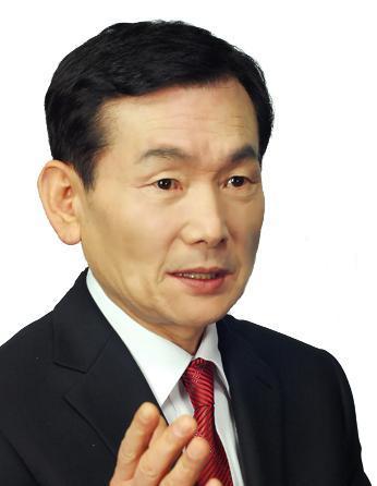 cf감독출신.백제예술대.동아방송대시간강사 야구,낚시.골프.영화감상.조용필.소녀시대.,,,맛팔100%