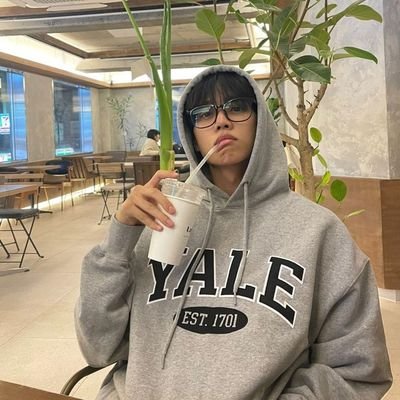 aandika_1's profile picture. 