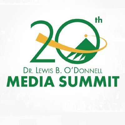 Celebrating the 20th Annual Media Summit of @sunyoswego's School of Communication Media and the Arts. Made possible by alumnus @LouBorrelli and @alroker.