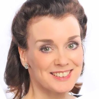 Zangeres, kinderzangpedagoge, eigenaar Geke's Tiental, docent,CD producent, schrijft (kinder)muziek.