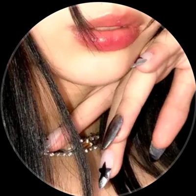 Lynn7_7's profile picture. 
