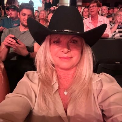 DebbieM28498054's profile picture. 