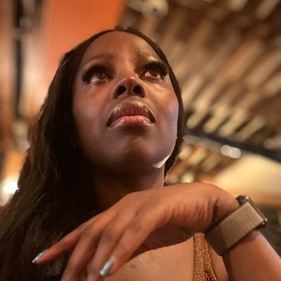 It’s Naomi Cherelle talking all things love, relationships, faith, family, creativity, business & everything in between. All in name of protecting your peace.
