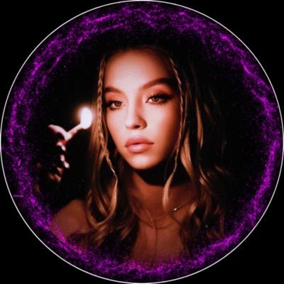 PrettyLilThorpe's profile picture. Twin. writer goes by bubbles NOT THE REAL Sydney Sweeney or affiliated in any way
