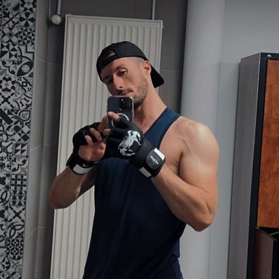 Kev_JBB's profile picture. Il faut parfois lâcher prise et ne pas se retourner pour avancer dans la vie #Adventuring #Roadtrips #worldtravel 📸👻 vitse.kevin