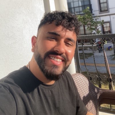 kaymakdiyin's profile picture. Sen, sen ol asla yollara inatlaşma.