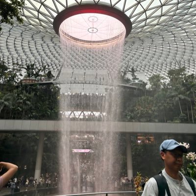 mPsLapfBqOi8dau's profile picture. 