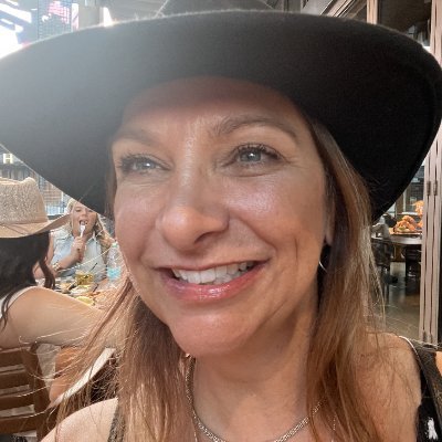 Bougie yet semi-feral Texas Hill Country vintage. Gonzo journalist, wine slinger, justice seeker. Bold, unfiltered, ungovernable https://t.co/n3HVjBC09l https://t.co/0TijLekYJa #J6