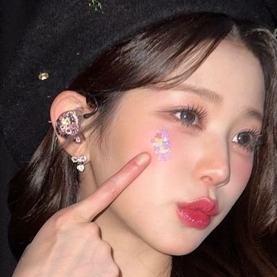 yizhuosaespa's profile picture. anything that is meant for me will always find me!