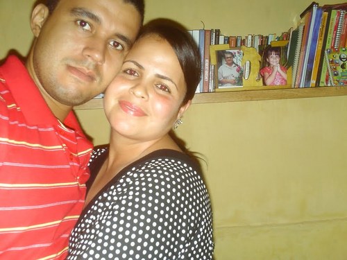 Casada com @ClebsonMachado, apaixonada por meu esposo e minha familia e vivendo um momento único com DEUS! TE AMO SENHOR!