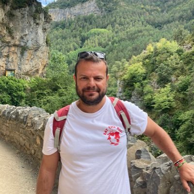 Anticapitalista y de @anticapi_ Padre y trabajador público. Construyendo resistencias desde abajo y a la izquierda con una lenta impaciencia.