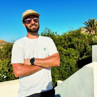 Creando oportunidades en @OKOS_Agro y @VentanasAgro.
Gánate el respeto de los demás, teniendo la osadía de ser tú mismo.