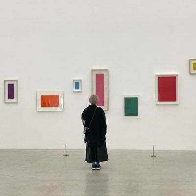 mika_bookdesign's profile picture. - Design -