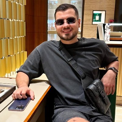 R0bertWilson's profile picture. Tech professional 💻 | Crypto enthusiast 🔍 | Exploring the future of digital currencies and innovation 
#Tech #Crypto #DeFi