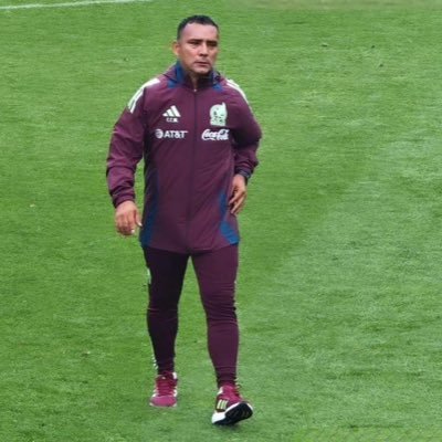D.T @miseleccionsub EXJUGADOR PROFESIONAL Instagram: c.carino_223