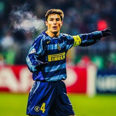 Vikneshwar16's profile picture. 