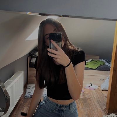 a_cernaaa's profile picture. 