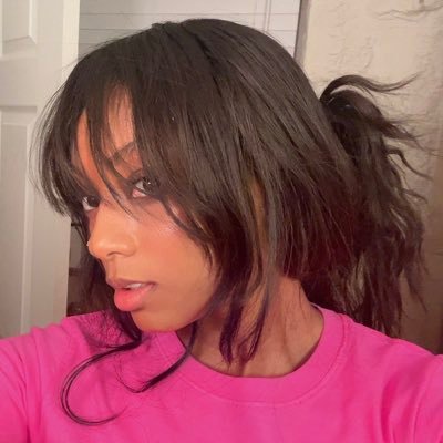 MaKayla_Allen12's profile picture. The only way out is through :)