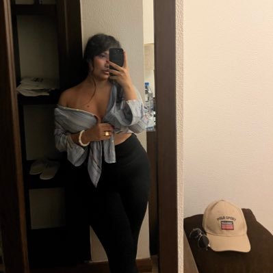 AnaAbdee's profile picture. جواهر ساز، نگاها رو من و تو بود عین عروسی🪭