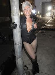 Pinkfanproblems's profile picture. This twitter site is 4 @pink fans who r in trouble need advice about something, I'm here 2 help, feel free to ask questions, and updates abt @pink and quotes :)