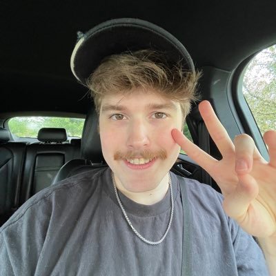 #HSF | esports caster and creator 😩 adobe certified | @GamersOutreach | contact: find.connorcarlson@gmail.com