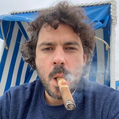 Julzzzz187's profile picture. 