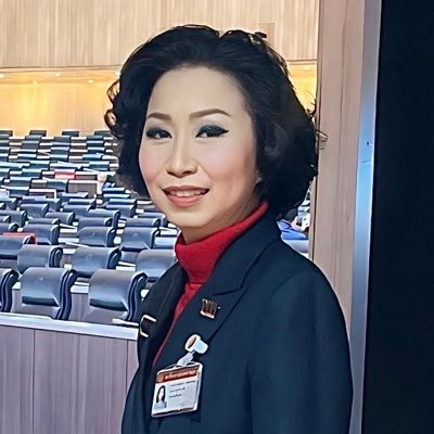 รองเลขาธิการ พรรคเพื่อไทย/หมอฟันที่ชอบเรื่องอวกาศ และนโยบายสาธารณะ