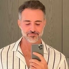 ComZaza1110715's profile picture. 