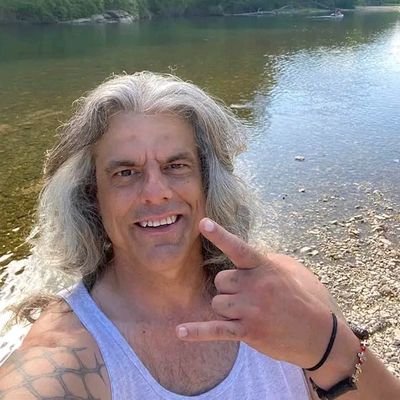 JesseHerna94003's profile picture. let make the world a better place