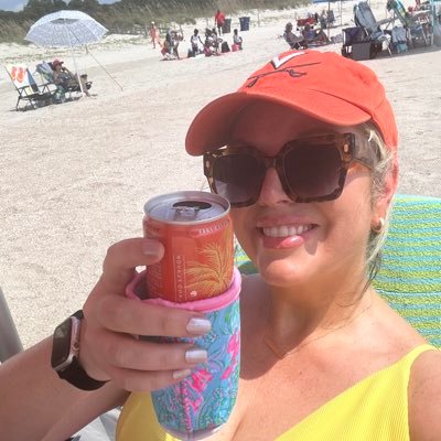 UVA alum #gohoos. Transfer Center RN. DC sports fan. Nap enthusiast. Rooftop lover. Year round rosé drinker.