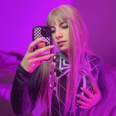 E-girl ✨ waifu ✨ anime ✨ cosplay ✨ nudes 💕(^_^メ) I only reply on my spicy link💗below