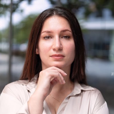 MariamHdez4's profile picture. Modelo y Actriz...en mis sueños Community Manager en @LightVisionAp