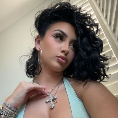 KSahlt's profile picture. I’m me 💐✨