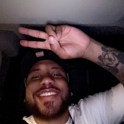 Miiky_pop's profile picture. 3️⃣