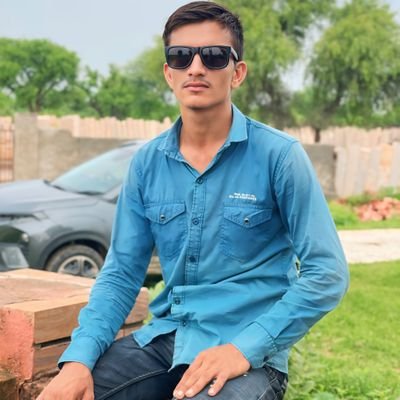 अपना कोई क्या बिगाड़ सकता है
अपनी तो क़िस्मत उसने लिखी है
जिसका कोई कुछ नहीं बिगाड़ सकता