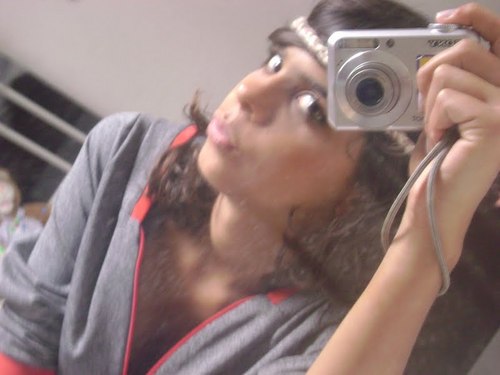 ზ ArianÂ  , #SãoPaulinÁ s2s* , Irmã da @Suaneniis ! ;* JamaicanÁ dá @Leeti_da_belela , MariidÁ do @Bo_ortega  #FamiliaPokasIdeias ! ;*