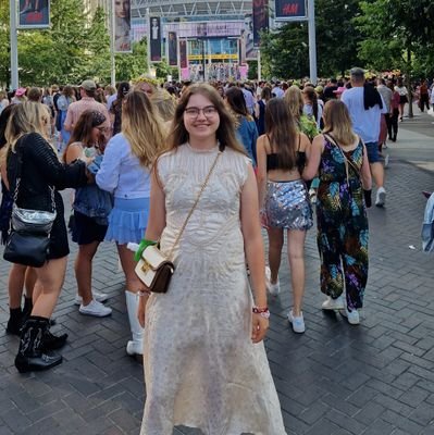 25 | she/her
Eras Tour London N6, Gelsenkirchen N2-3, Munich N2 film enthusiast