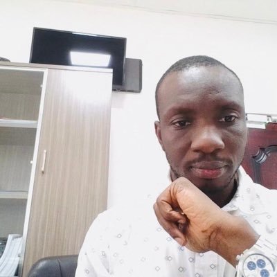 dada_dioum's profile picture. C'est la république qui m'aspire