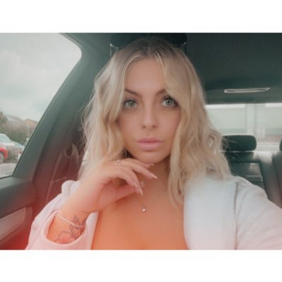 29, North East. AFC / F1 Fan. instagram @chelsgrange